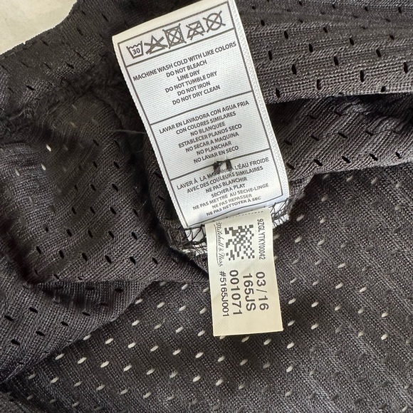 ✨ SOLD ✨ EUC!! Mitchell & Ness Short Sleeve Mesh Brooklyn Nets Jersey Men’s XS - Picture 11 of 11